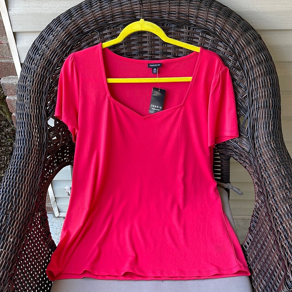 Torrid Knit Crepe Sweetheart Neckline Tee 00